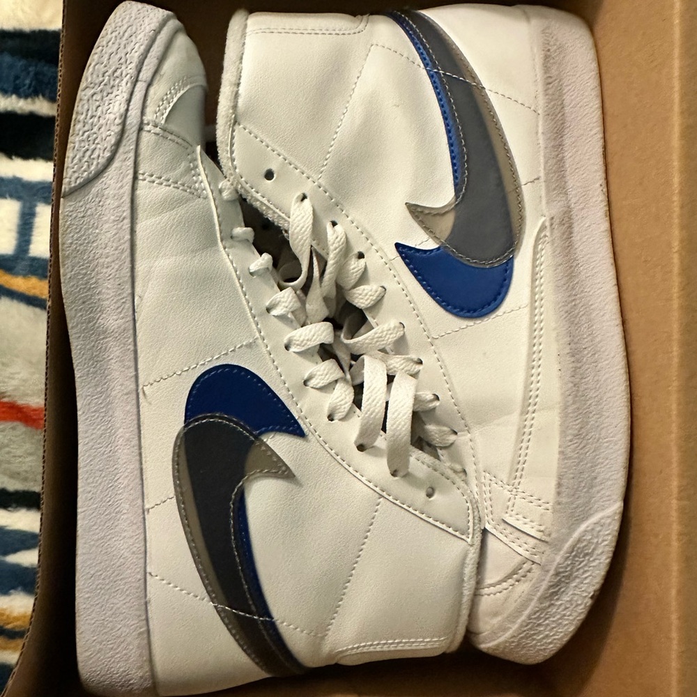 Nike high top shoes